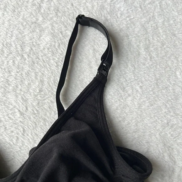 SKIMS Maternity/Nursing Sculpting Bra - Picture 5 of 9